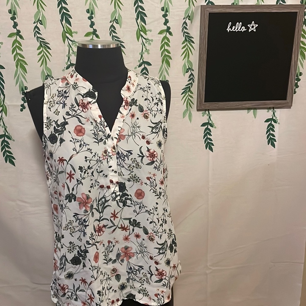 Size Small Forever 21 Floral Sleeveless Top B2